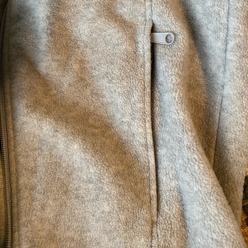 Columbia Zip-Up - Picture 4 of 6